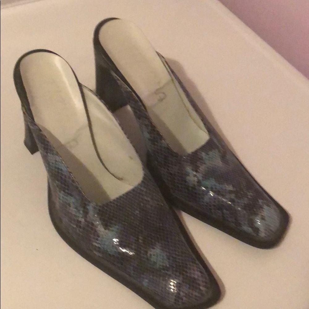 Shoes - Picture 2 of 4